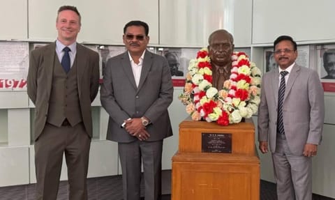 LSE में डॉ. बाबासाहेब आंबेडकर चेयर के साथ मिलकर डॉ. बाबासाहेब आंबेडकर रिसर्च एंड ट्रेनिंग इंस्टिट्यूट (BARTI) दस पीएचडी फेलोशिप भी शुरू करेगा।