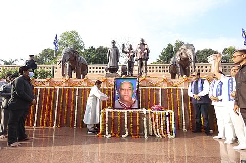BSP Supremo Mayawati offering floral tributes to Kanshiram on his birth anniversary. 