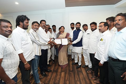 Along with leaders of 20 BC community organisations, they met Telangana Rashtra Sena Party president Kalvakuntla Kavitha and discussed key national issues concerning BC reservations, caste enumeration, and women’s representation.