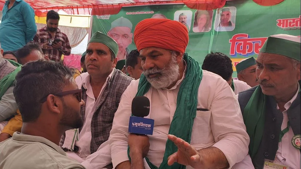 किसानों के मसले पर द मूकनायक से बातचीत करते हुए किसान नेता राकेश टिकैत