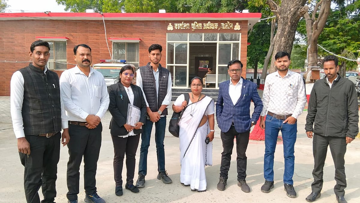 'साहब! 60 दिन नहीं, 1000 दिन बीत गए...' जालौन SP की टेबल पर पहुंची पेंडिंग केसों की फाइल, वकीलों ने खोल दी पोल