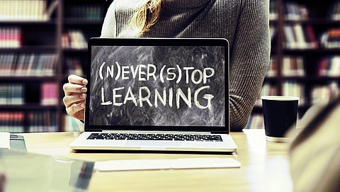 Thanks To The PMO, A Maharashtra Village Girl Doesn't Miss Online Classes Any More!
