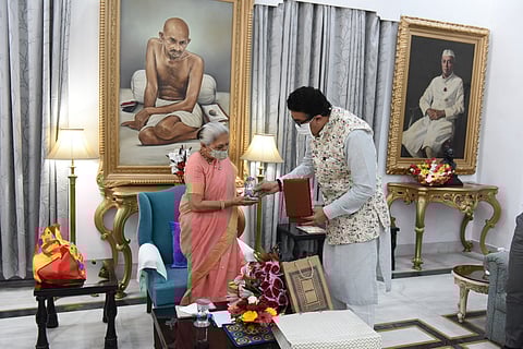 Dignitaries, Bureaucrats Call On UP Governor, Greet Her On Diwali
