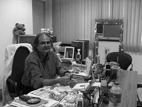 KGMU Professor And Eminent Dentist Anil Chandra Succumbs To COVID  