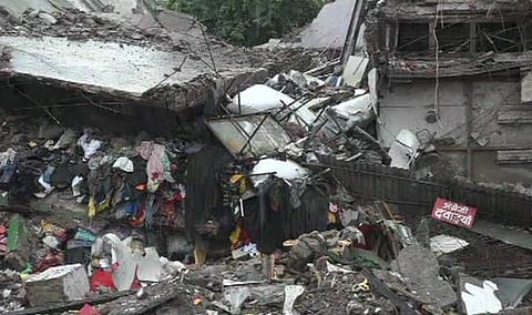 Two Killed As Roof Of A House Collapses During a Birthday Party In Agra