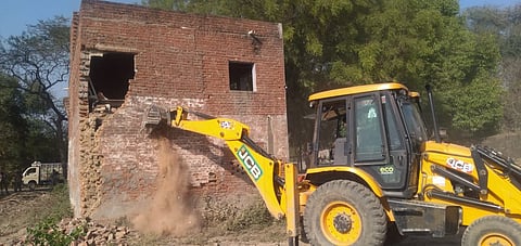 एटा में लगभग 233 बीघा सरकारी भूमि से हटवाया गया अवैध कब्जा