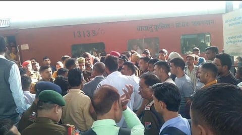 TT Pushes Indian Army Trooper From The Train, One Leg Severed