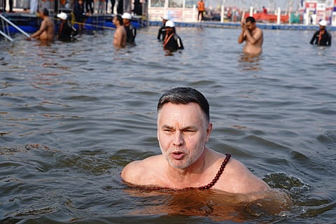 Global Diplomats Experience Mahakumbh 2025, Take Dip At Sangam In Prayagraj