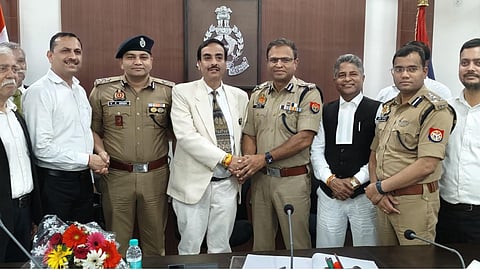 वर्दी और वकालत ने मिलाया हाथ: कानपुर में शुरू हुआ “हमारे वकील, हमारे मित्र” अभियान!
