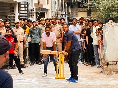 क्रिकेट के मैदान पर मिली कानपुर पुलिस और जनता को नई दोस्ती की पिच