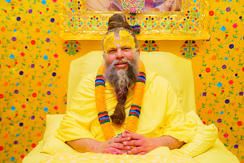 प्रेमानंद महाराज के बयान से मचा बवाल: युवतियों की शुद्धता पर सवाल, समाज दो धड़ों में बंटा