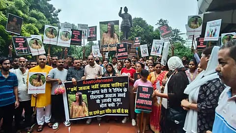 Outrage in Lucknow After Suspicious Death of BCA Student at Nainital University, Yogi Petitioned For Justice