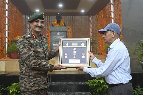 Braveheart's Family Voluntarily Deposits Mahavir Chakra To Garhwal Rifles Of Indian Army