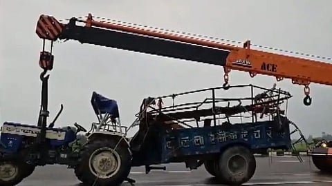 उत्तर प्रदेश के बुलंदशहर में श्रद्धालुओं से भरे ट्रैक्टर की कैंटर से टक्कर, 8 की मौत, 50 से अधिक घायल