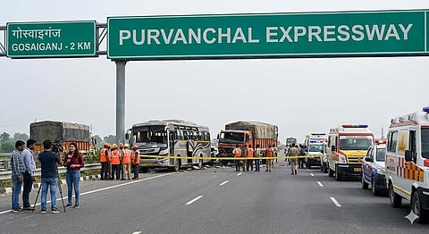 Tragic Road Accident on Purvanchal Expressway Claims Lives Near GosaiGanj