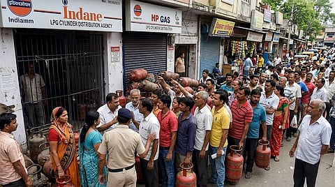 Despite Government Assurances, People Panic Fearing LPG Shortage 
