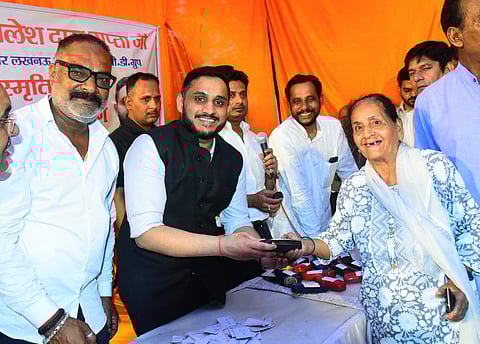Free Eye Care Camps Commemorating Dr Akhilesh Das Gupta Held In Lucknow 