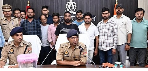 ललितपुर पुलिस ने अवैध शराब निर्माण फैक्ट्री का भंडफोड़ किया, पाँच गिरफ़्तार 