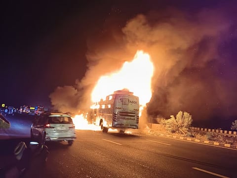 Bus Bursts Into Flames After Colliding With Dumper On Agra–Lucknow Expressway; Three Dozen Injured