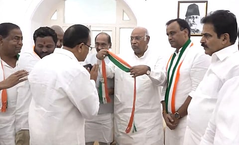 Eight leaders switch loyalties and join Congress ahead of elections in Telangana