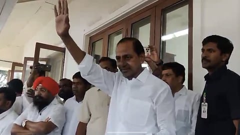 KCR meets people at his farm house in Erravalli 