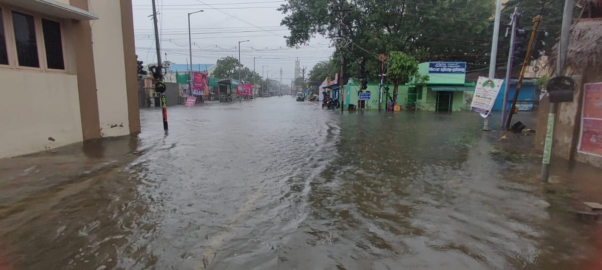 Several parts of southern Tamil Nadu inundated, trains and flights cancelled - Vimarsana News