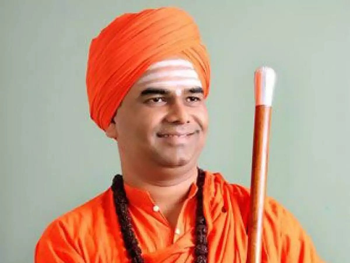 Lingayat seer to contest from Dharwad, challenge BJP's Pralhad Joshi - Vimarsana News
