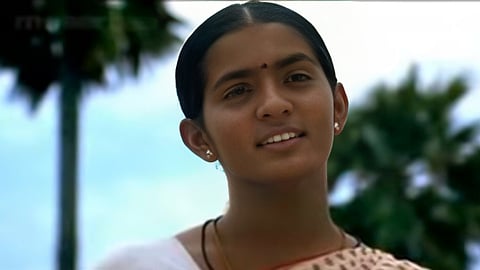  Parvathy Thiruvothu in Poo