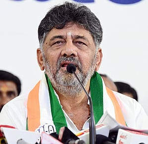 Ravi's derogatory remarks spark political row in Karnataka