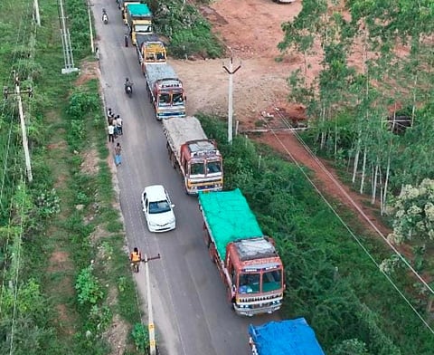Kerala clears 30 truckloads of waste from TN, serves notice to erring agencies