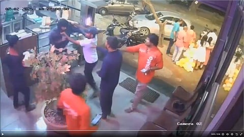 Bengaluru: Cafe staff, Zomato agent file police complaints over ‘Kannada row’