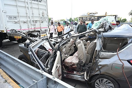 Five killed in road accident in Andhra's Tirupati