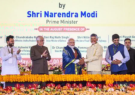 Learnt a lot from Naidu's technology initiatives as Gujarat CM, says PM Modi