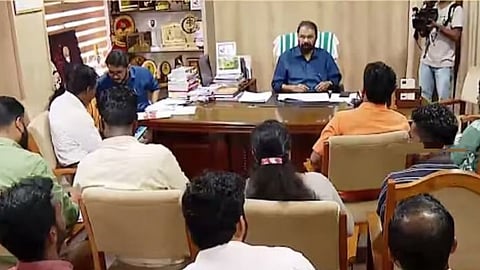 Minister Sivankutty is conducting a meeting with student groups 