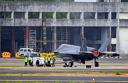 British F-35B fighter jet departs from Kerala after emergency landing and 5-week repair