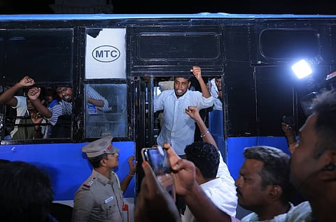 Vysai Thozhargal document midnight detention of protesting sanitation workers