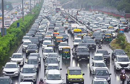 Major traffic jam on Vijayawada-Hyderabad highway as people return home after Dussehra holidays