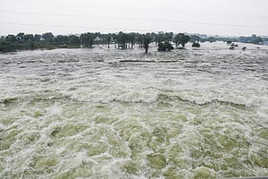 Flood alert issued as discharge from TN's Chembarambakkam, Poondi dams increases