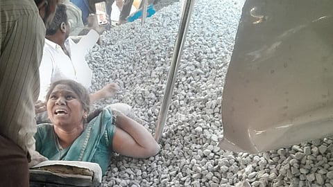 Telangana bus-truck crash leaves 20 dead, several injured near Chevella
