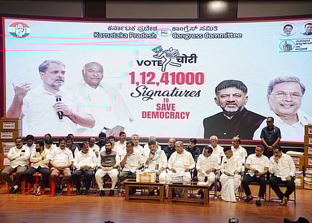 Congress carried out a signature campaign in Karnataka over alleged vote fraud 