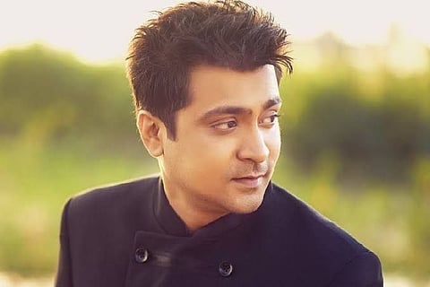 Thulluvadho Ilamai actor Abhinay passes away at 44  
