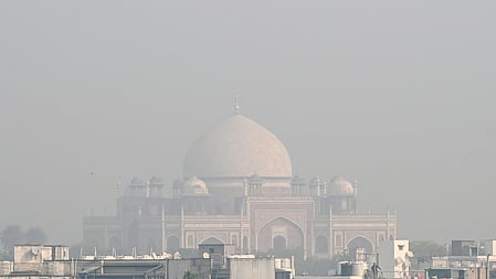 Delhi’s air quality deteriorates again, AQI climbs to 385 as cold wave deepens pollution crisis