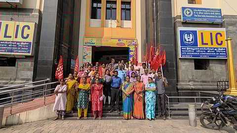 LIC employees protest Union government’s move allowing 100% FDI in insurance sector
