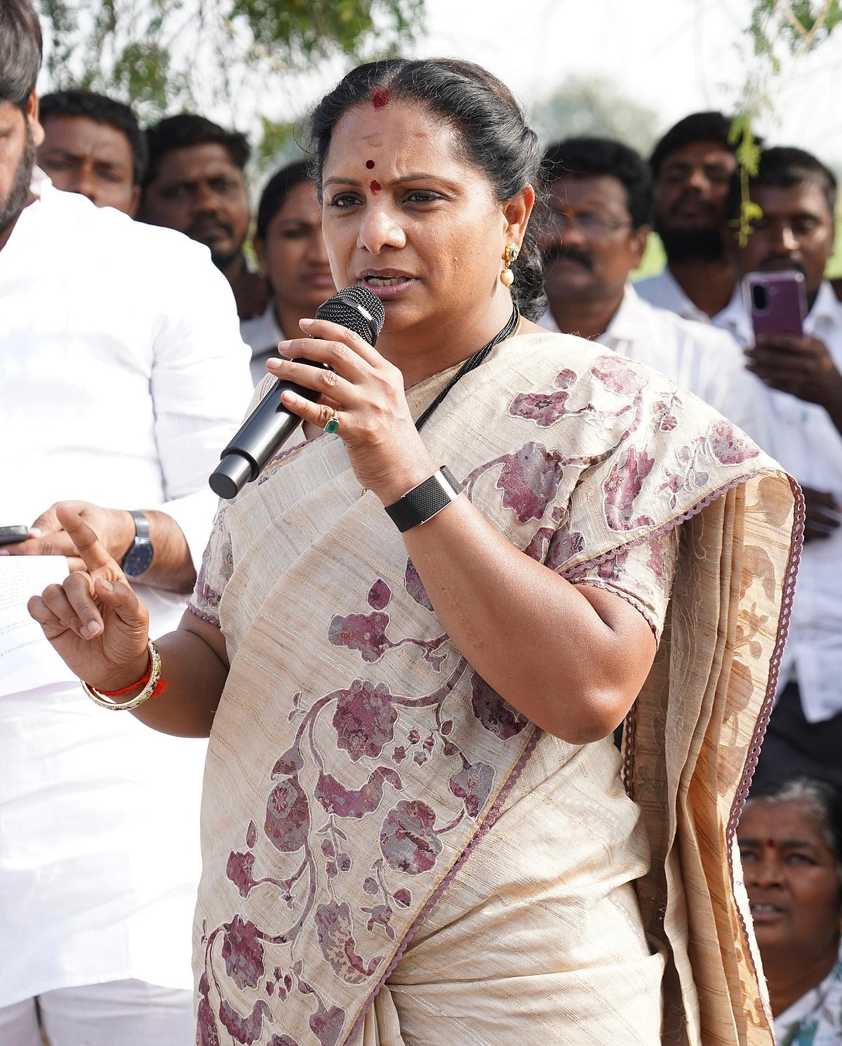 Kavitha slams CM Revanth Reddy for saying KCR deserves to be hanged