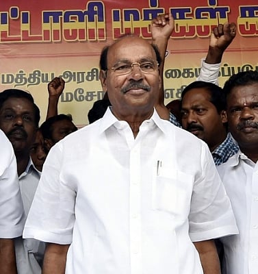 திமுக முன்னாள் தலைவர் ராமதாஸ், தமிழ்நாடு சட்டமன்றத் தேர்தலுக்கான கூட்டணியைத் தேடி, தமிழர் வாழ்வுரிமை கட்சியுடன் பேச்சுவார்த்தை.
