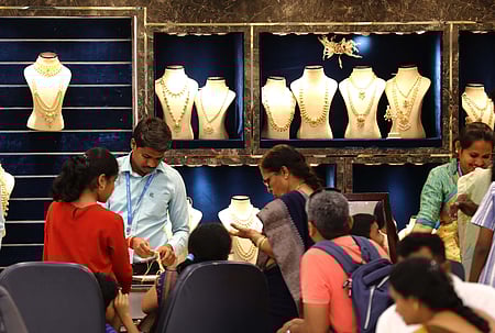 Gold, silver prices jump as US dollar weakens