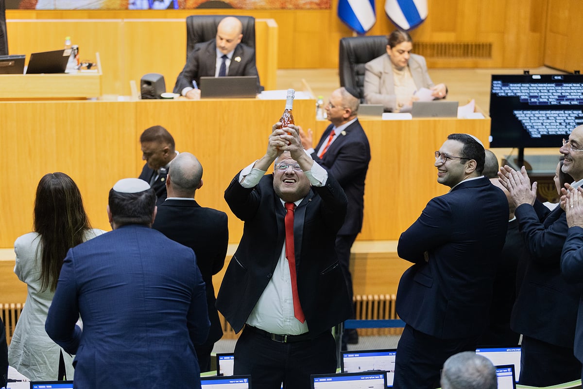 Israel's parliament approves the death penalty for Palestinians