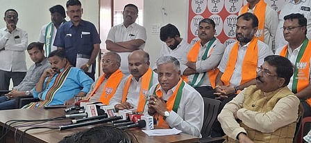 2,809 Karnataka farmers died in three years, Cong govt deceiving people: Union Minister