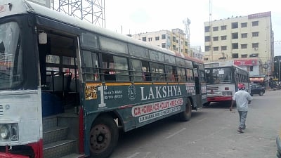 Telangana RTC employees continue strike; govt to hold talks