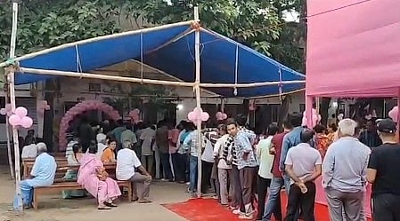 Bengal polls: Voting starts in 142 seats as mild tension surfaces in first hour